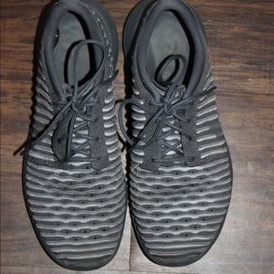 Nike Roshe Two Flyknit - Gray - Size 7